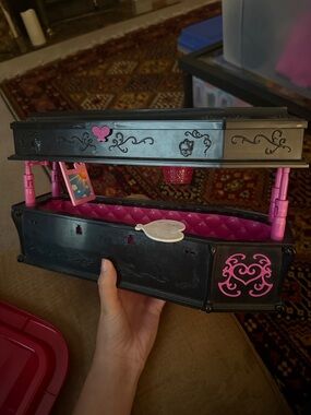 Monster high Dead Tired Draculaura bed